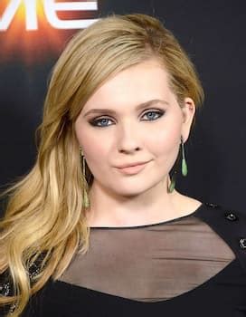 abigail breslin teeth|Abigail Breslin Bio, Wiki, Age, Fiance, Zombieland,。